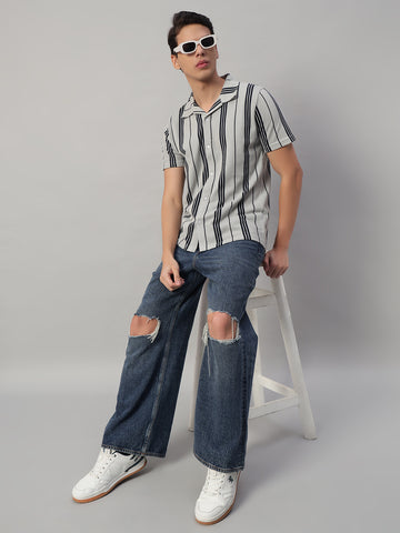Full Look – SMOKHEAD Men’s Striped Grey Casual Shirt with Ripped Wide-Leg Jeans and White Sneakers | Trendy Urban Street Style