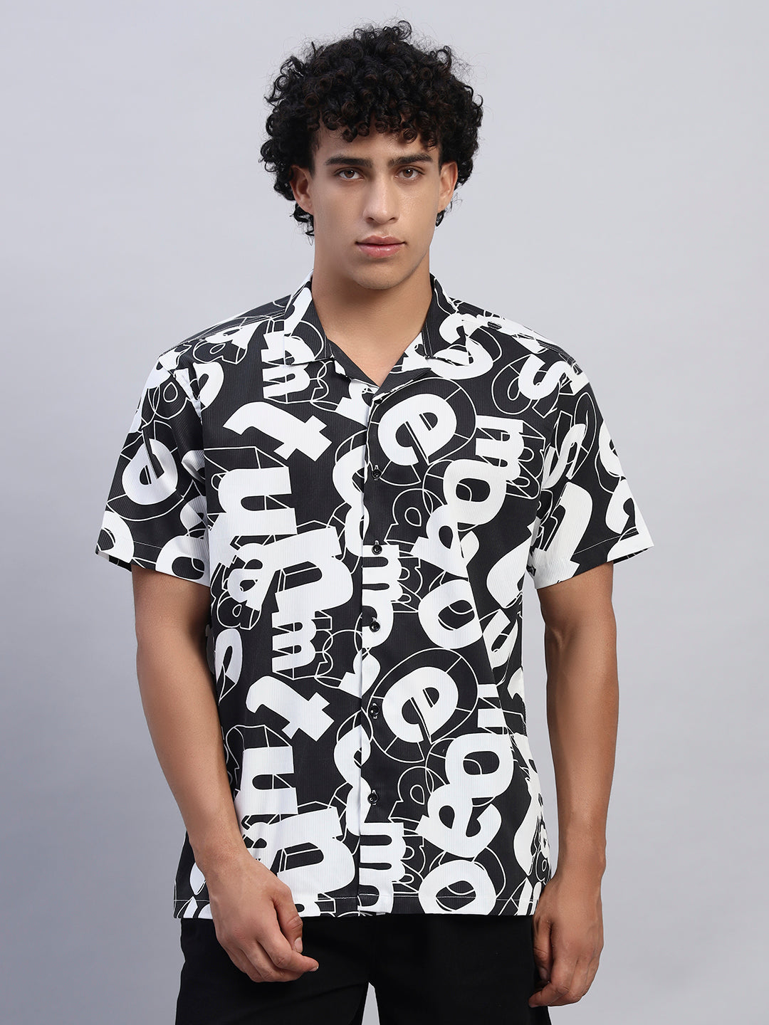 Men's black and white abstract letter graphic short-sleeve shirt front view — SMOKHEAD summer casual streetwear collection