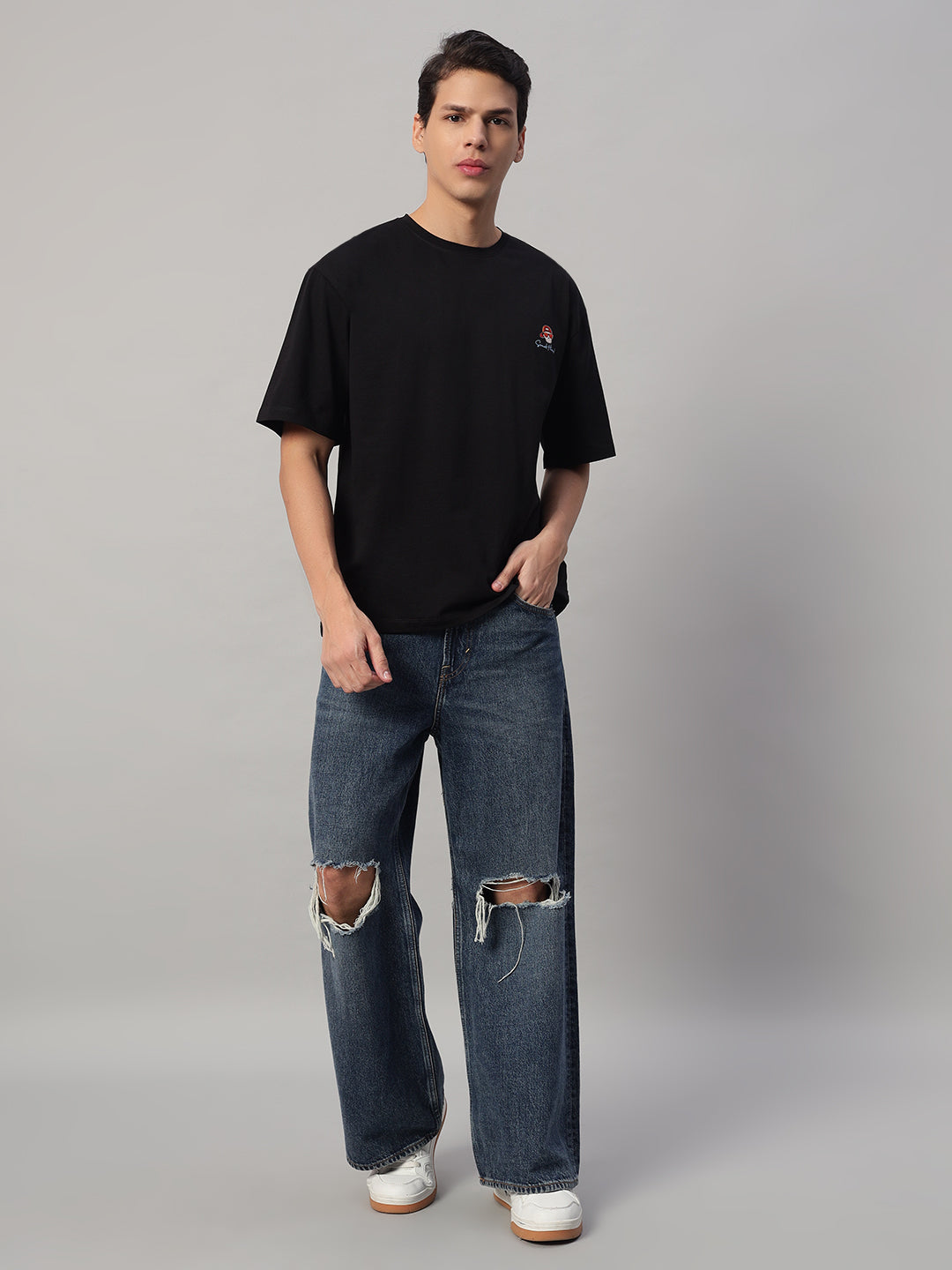 Full Look – SMOKHEAD Black Oversized T-Shirt Styled with Jeans and white Sneakers| Men’s Casual Streetwear Outfit