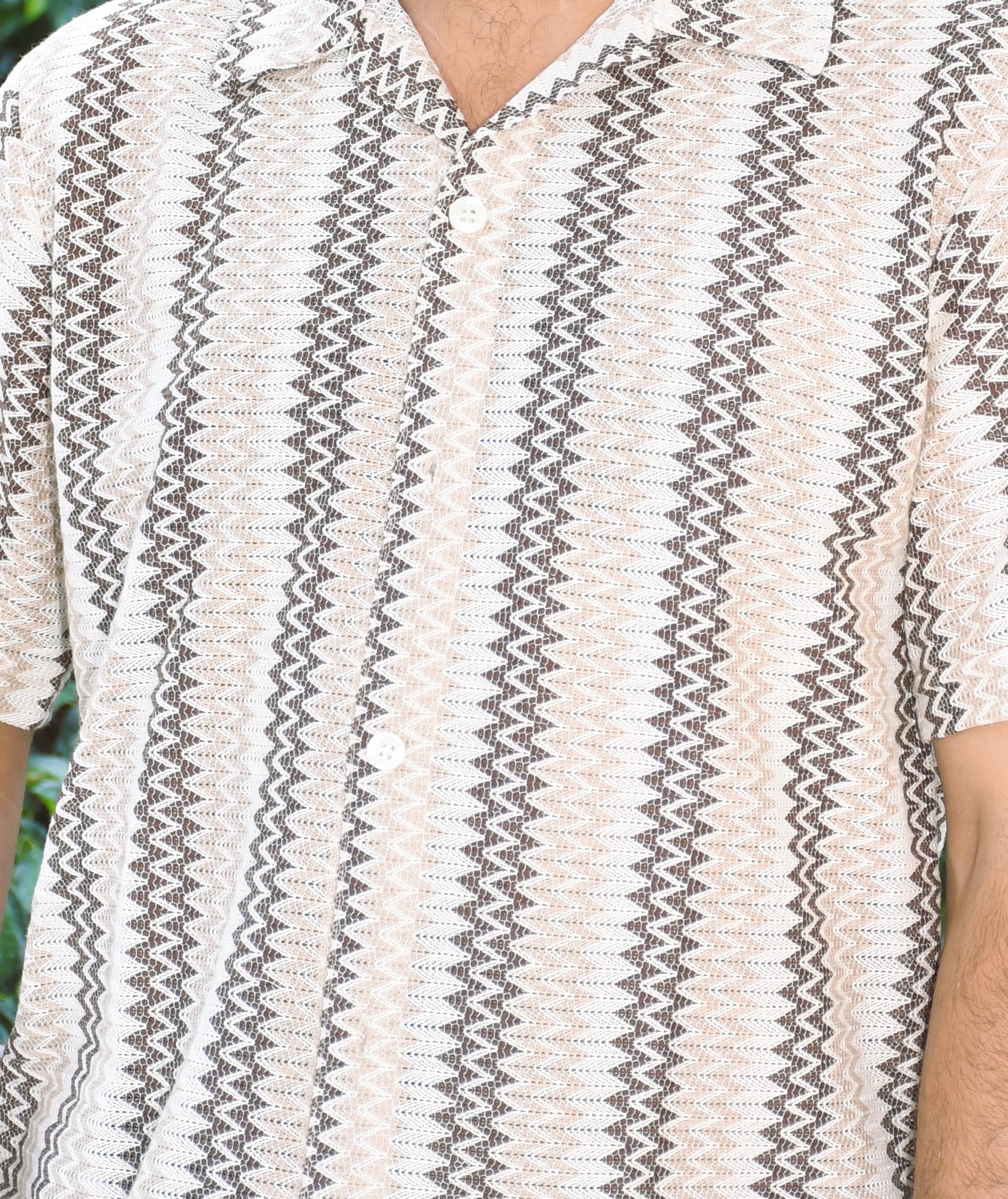 Close-Up of Smokhead Men’s Cream and Brown Zigzag Shirt – Detailed Woven Texture and Collar Stitching